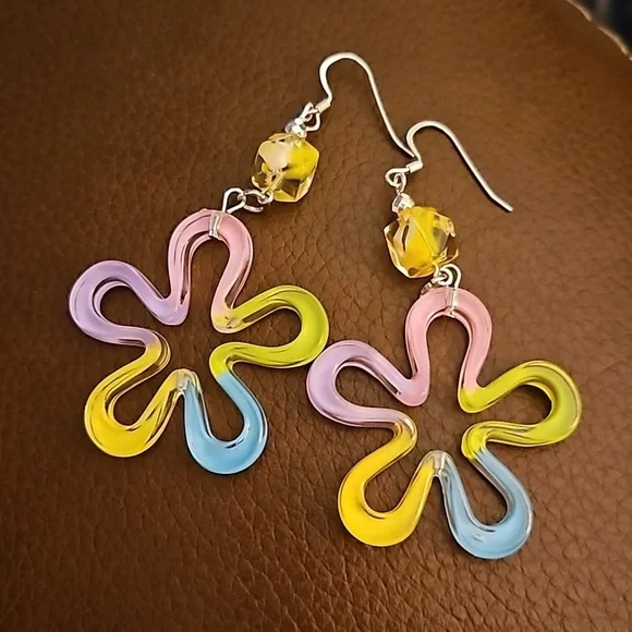 Handmade Colorful Retro Mod Pastel Flower Festival Drop Earrings - Picture 5 of 5